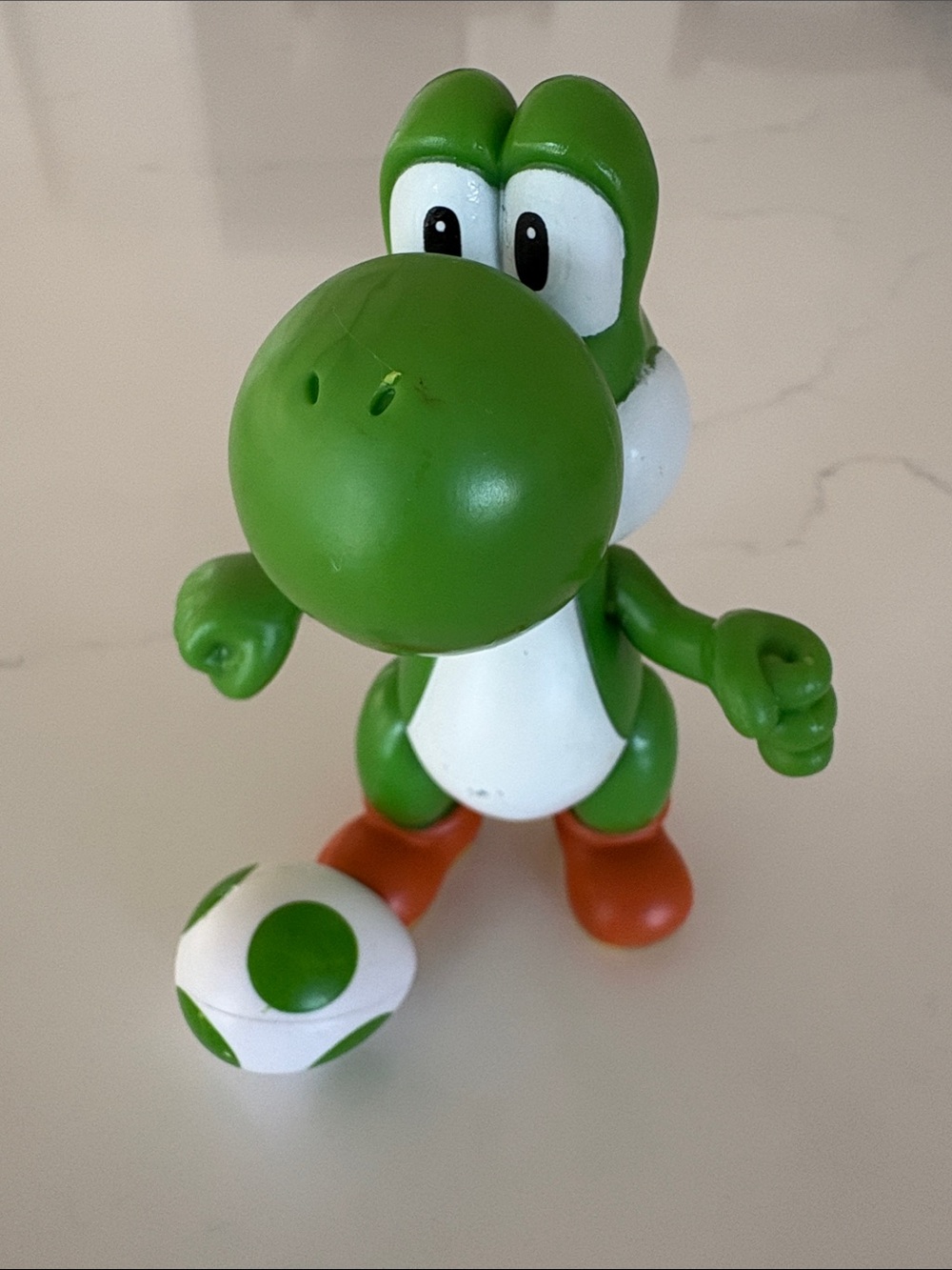 Jakks Pacific Nintendo Super Mario Bros. 4-inch Yoshi Action figure with Egg